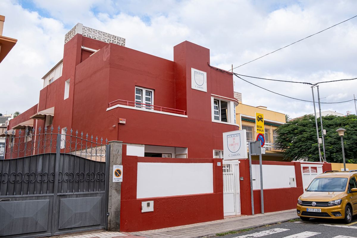 La fachada del colegio